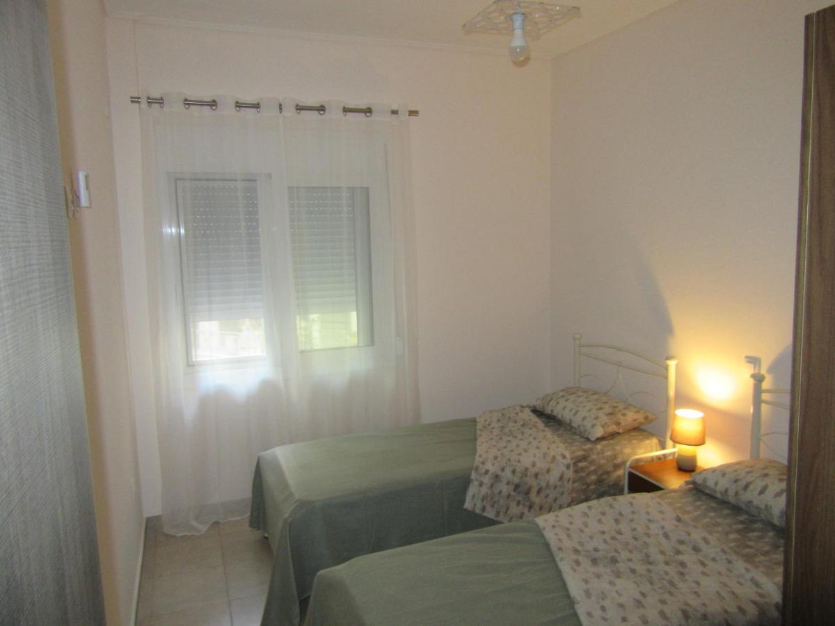 Με Θεα Το Λιμανι Appartement Piraeus Buitenkant foto