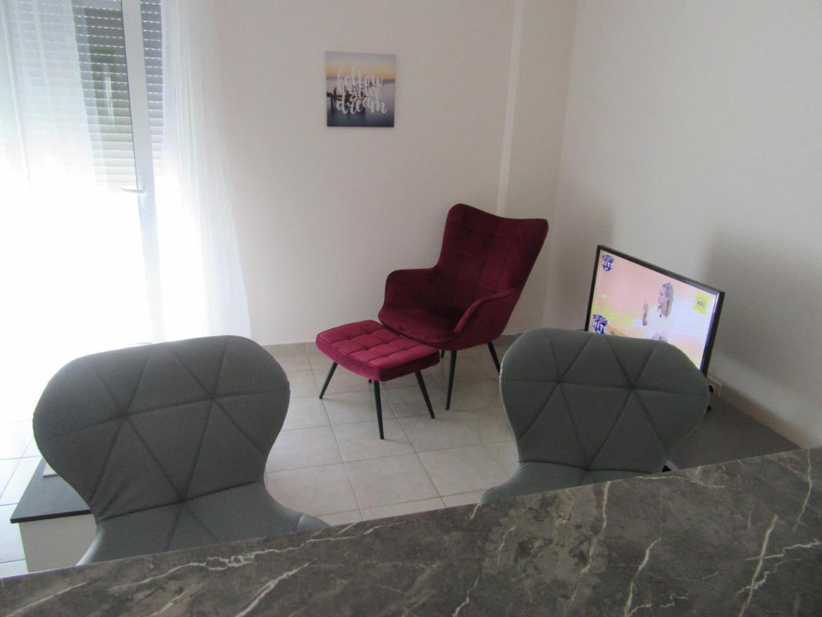 Με Θεα Το Λιμανι Appartement Piraeus Buitenkant foto