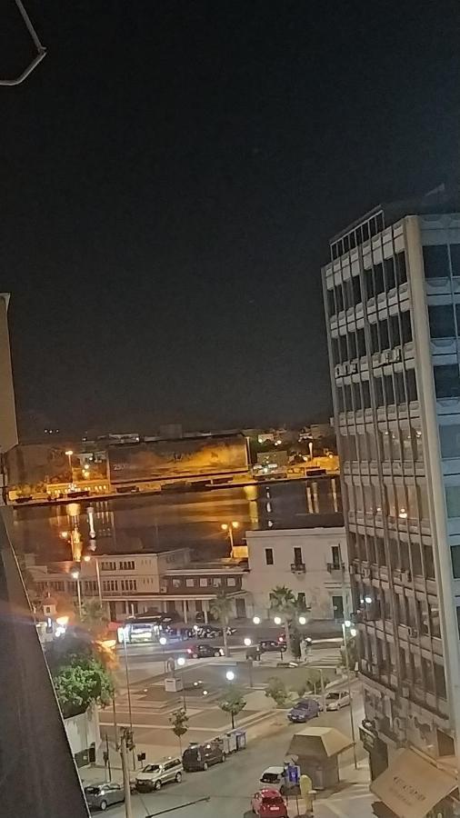 Με Θεα Το Λιμανι Appartement Piraeus Buitenkant foto