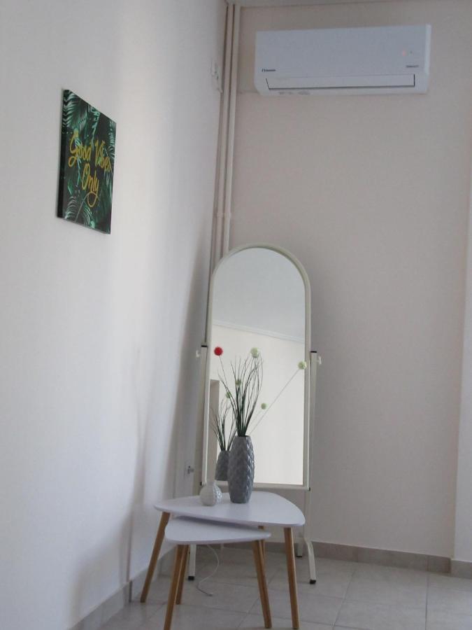 Με Θεα Το Λιμανι Appartement Piraeus Buitenkant foto