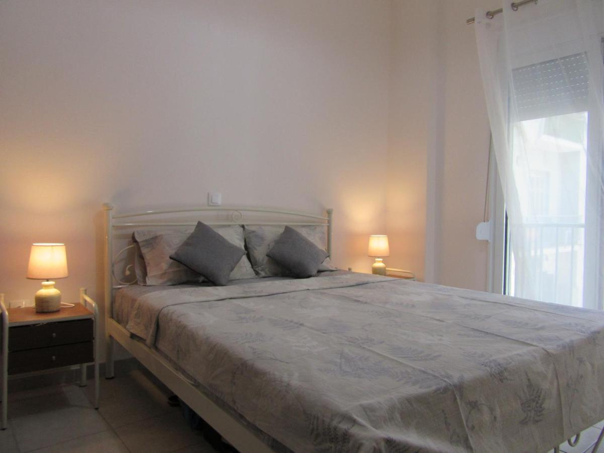 Με Θεα Το Λιμανι Appartement Piraeus Buitenkant foto