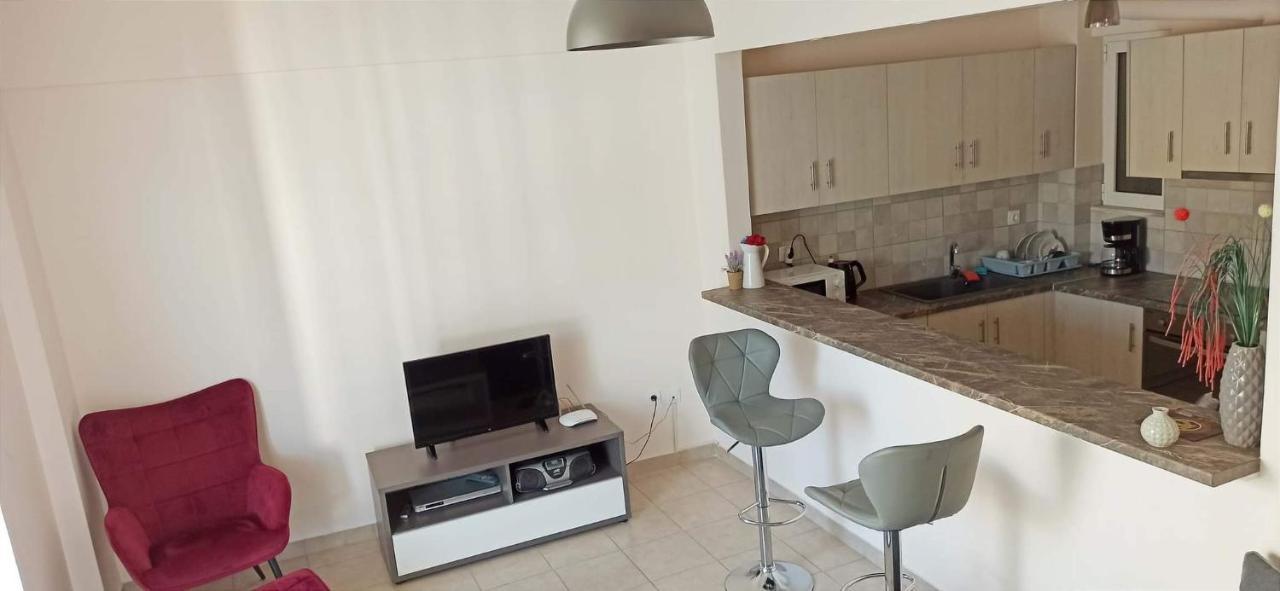 Με Θεα Το Λιμανι Appartement Piraeus Buitenkant foto